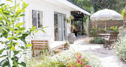 Rustic, cosy one bedroom guesthouse. Just a short walk to Umina Beach!