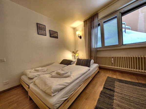 Unclassified image, 1 of 12, button