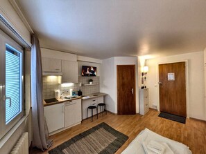 Unclassified image, 3 of 12, button