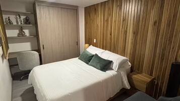 2 habitaciones, tabla de planchar con plancha, wifi y ropa de cama