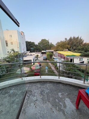 Deluxe Double Room | Balcony view - HOTEL AD RESEDENCY  (Agra)