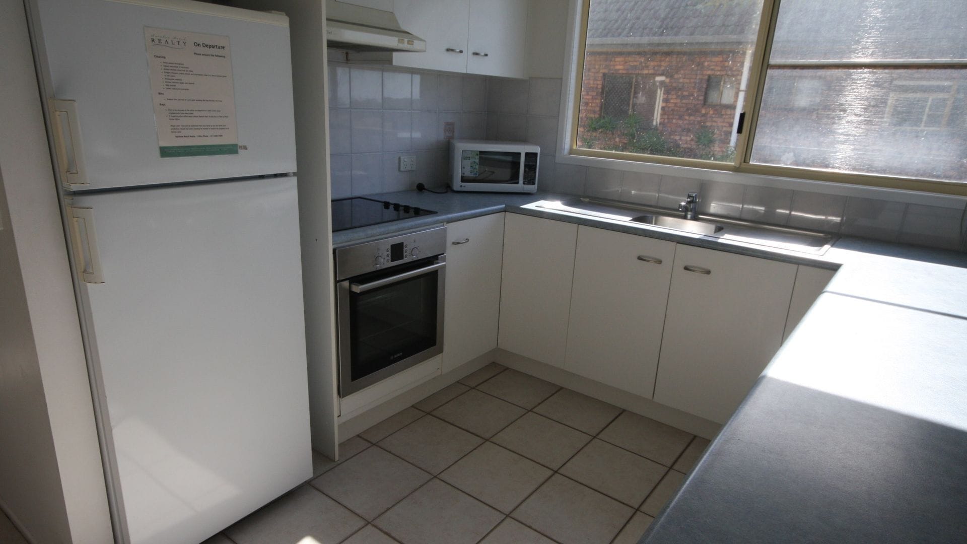 ثلاجة، ميكروويف، فرن، غسالة أطباق