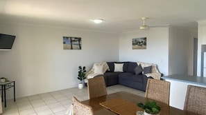 TV - 3/36 Manooka Drive - Rainbow Beach (Rainbow Beach)