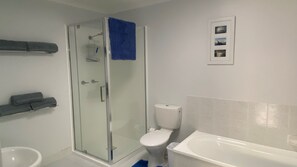 Shower - 3/36 Manooka Drive - Rainbow Beach (Rainbow Beach)