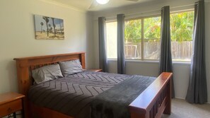 2 bedrooms - 3/36 Manooka Drive - Rainbow Beach (Rainbow Beach)