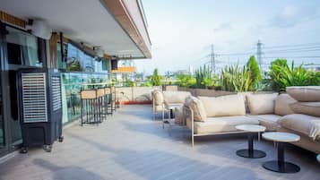 Appartement Luxe, 1 chambre, vue ville | Terrasse/Patio