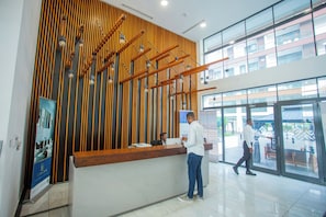 Luxury Apartment, 1 Bedroom, City View | Lobby - the signature apartments (Accra)