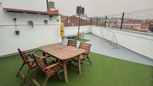 Unclassified image, 4 of 10, button - Outdoor family loft with large terrace (Terrassa)