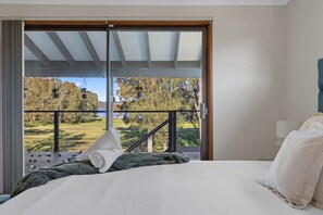 5 Schlafzimmer, Schreibtisch, Bügeleisen/Bügelbrett, Reisekinderbett