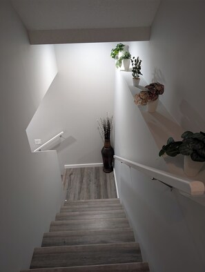 Interior - Relax with the whole family in this peaceful cozy Guest Suite in Livingston (Calgary)