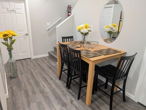 Dining - Relax with the whole family in this peaceful cozy Guest Suite in Livingston (Calgary)