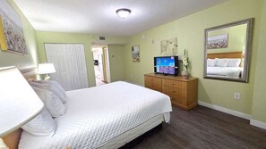 1 bedroom, iron/ironing board, free WiFi, bed sheets - Oceanfront One-Bedroom Condo with Stunning Paradise Views (Myrtle Beach)