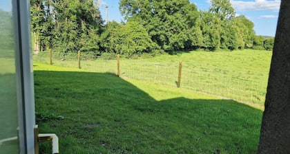 5 Bed House Sleeps 10 - 40 Minutes from Dublin