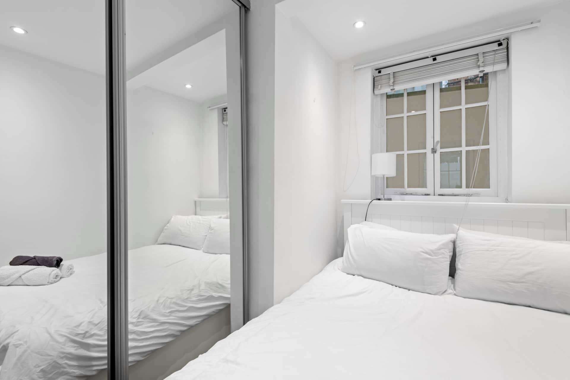 1 slaapkamer, een strijkplank/strijkijzer, wifi, beddengoed