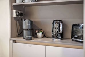 Kaffee und/oder Kaffeemaschine