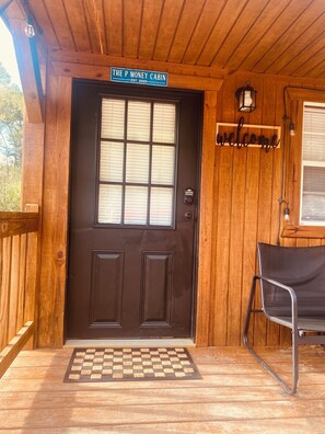 Exterior detail - Stay in our cozy quiet country getaway just minutes from the Current River (Van Buren)