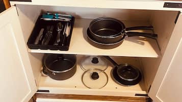 Microondas y placa de cocina