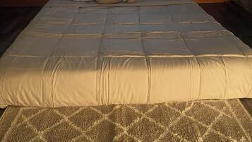 1 bedroom, internet, bed sheets