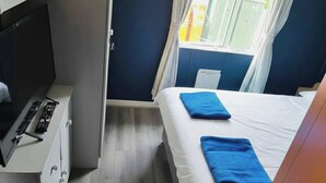3 bedrooms, WiFi, bed sheets - Seaside Caravan , Free WiFi , Pet friendly (Skegness)