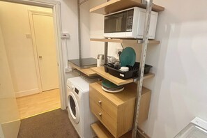 Interior - 2 Bed Apartment-Sleeps 7-Free Parking (Birmingham)