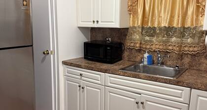 Private Cozy Apartment in E. Elmhurst, Near LGA