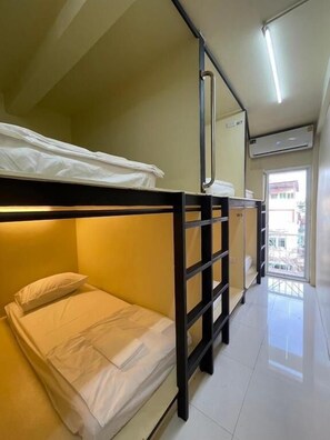 Free WiFi - Nomad Yard Hostel Khaosan (Phra Nakhon)