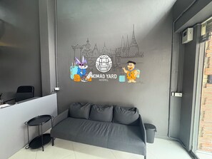 Reception - Nomad Yard Hostel Khaosan (Phra Nakhon)