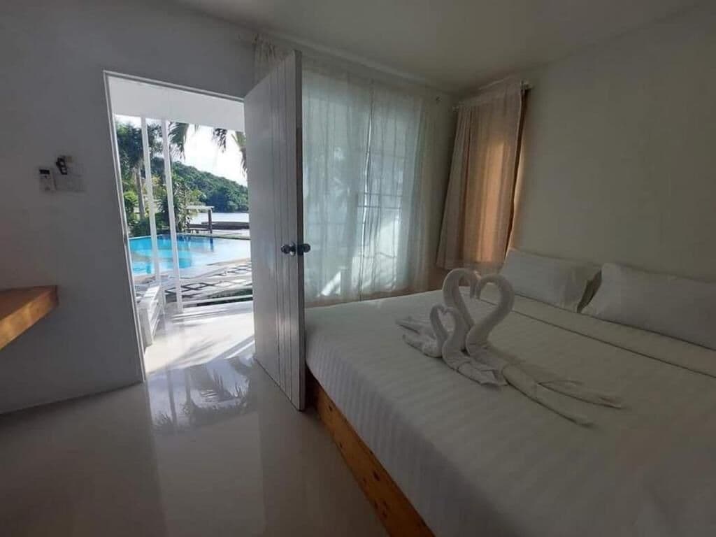 Double Room, Pool View | Bed sheets
