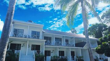 Standard Double Room, Balcony, Courtyard View | Bed sheets