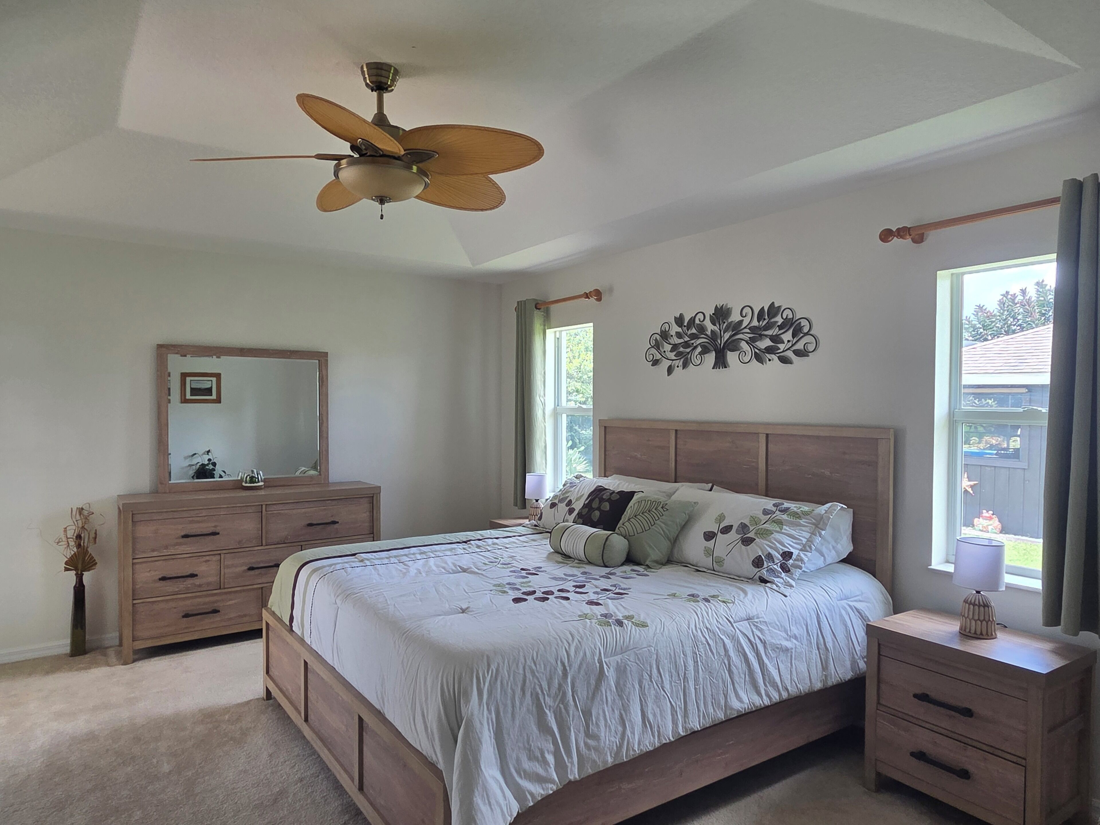 4 bedrooms, desk, iron/ironing board, free WiFi
