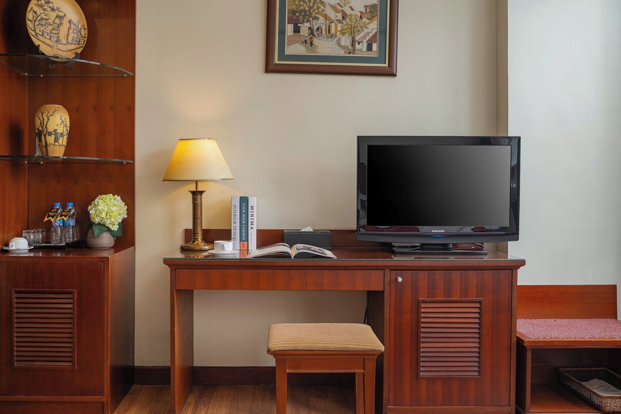 書桌、免費 Wi-Fi、床單