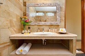 Villa, uitzicht op vallei | Badkamer | Een bidet