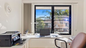 Interior - Sandy Place Beach House (Long Beach)