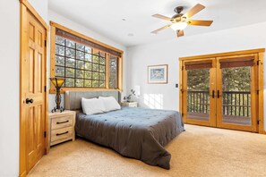 4 soveværelser, skrivebord, strygejern/strygebræt, gratis Wi-Fi