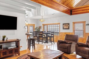 Smart TV, fireplace, DVD player