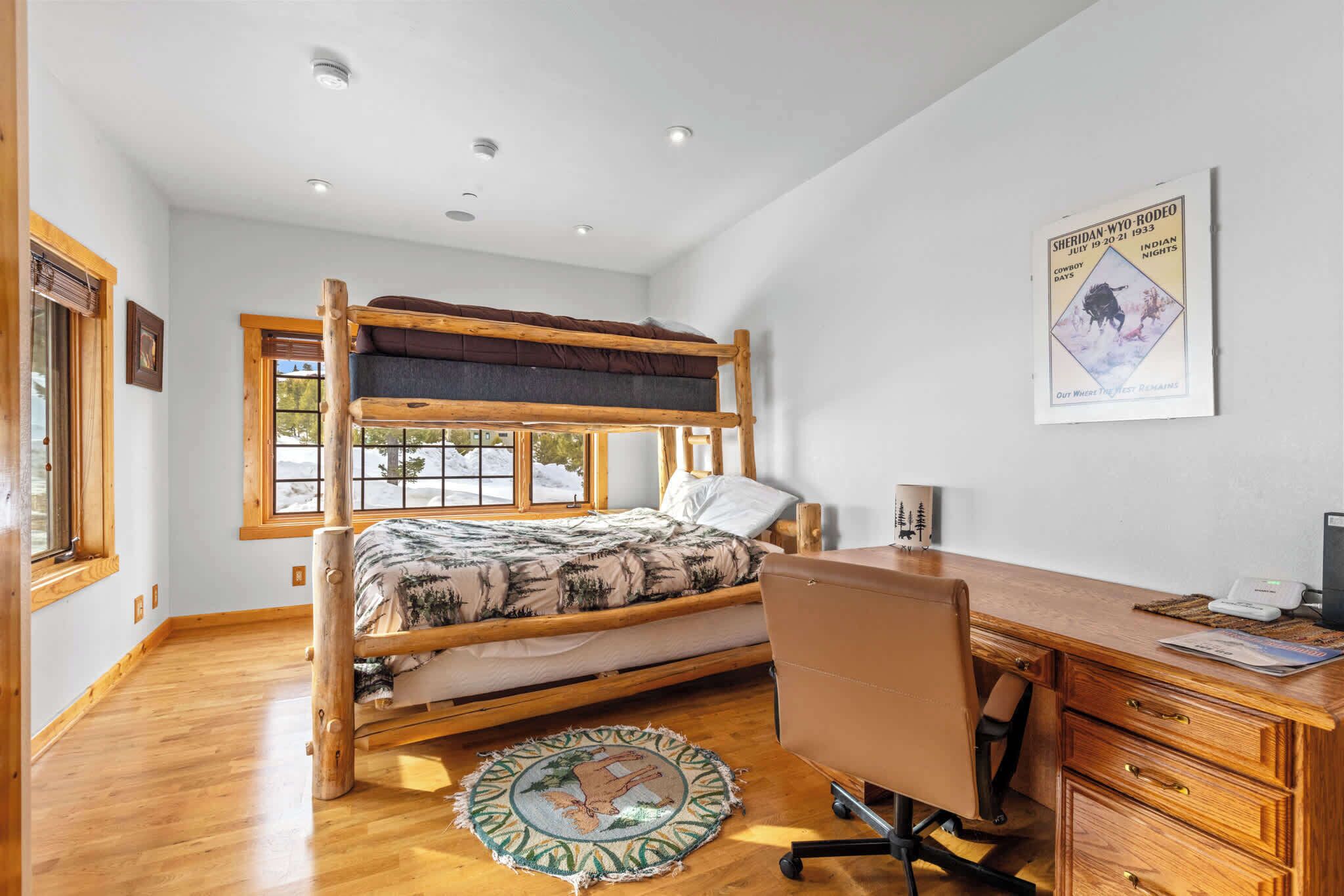 4 多间卧室、办公桌、熨斗/熨衣板、免费 WiFi