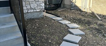 "Modern 2BR Suite with Private Entrance, Workspace, A/C & Parking in Sage Creek"