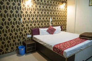 Desk, free WiFi - Sher E Punjab Homestay (Agra)