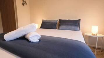 2 bedrooms, iron/ironing board, WiFi, bed sheets