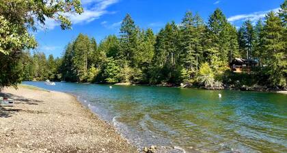 Modern Waterfront Bungalow on the Puget Sound