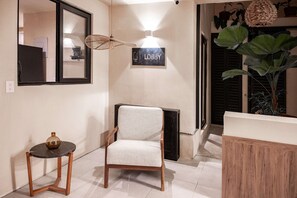 Apartamento, varias camas, acceso a la piscina, vistas a la piscina (Twin Doble LIBU) | Interior