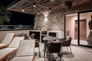 Apartamento, varias camas, acceso a la piscina, vistas a la piscina (Twin Doble LIBU) | Restaurante al aire libre