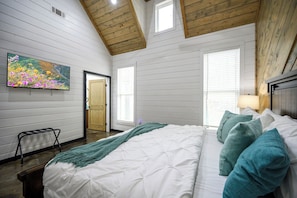 5 habitaciones, tabla de planchar con plancha y cuna de viaje 