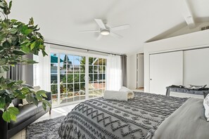 4 habitaciones, tabla de planchar con plancha y cuna de viaje 