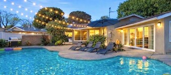 Pool Home Near Universal Studios - 4BR Retreat, Quiet Area, Resort Backyard