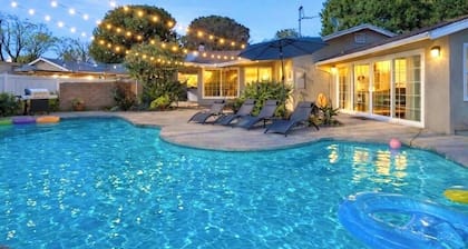 Pool Home Near Universal Studios - 4BR Retreat, Quiet Area, Resort Backyard