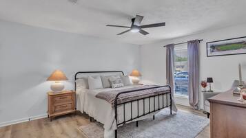 2 dormitorios, tabla de planchar con plancha, wifi y ropa de cama