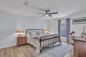 2 habitaciones, tabla de planchar con plancha, wifi y ropa de cama 