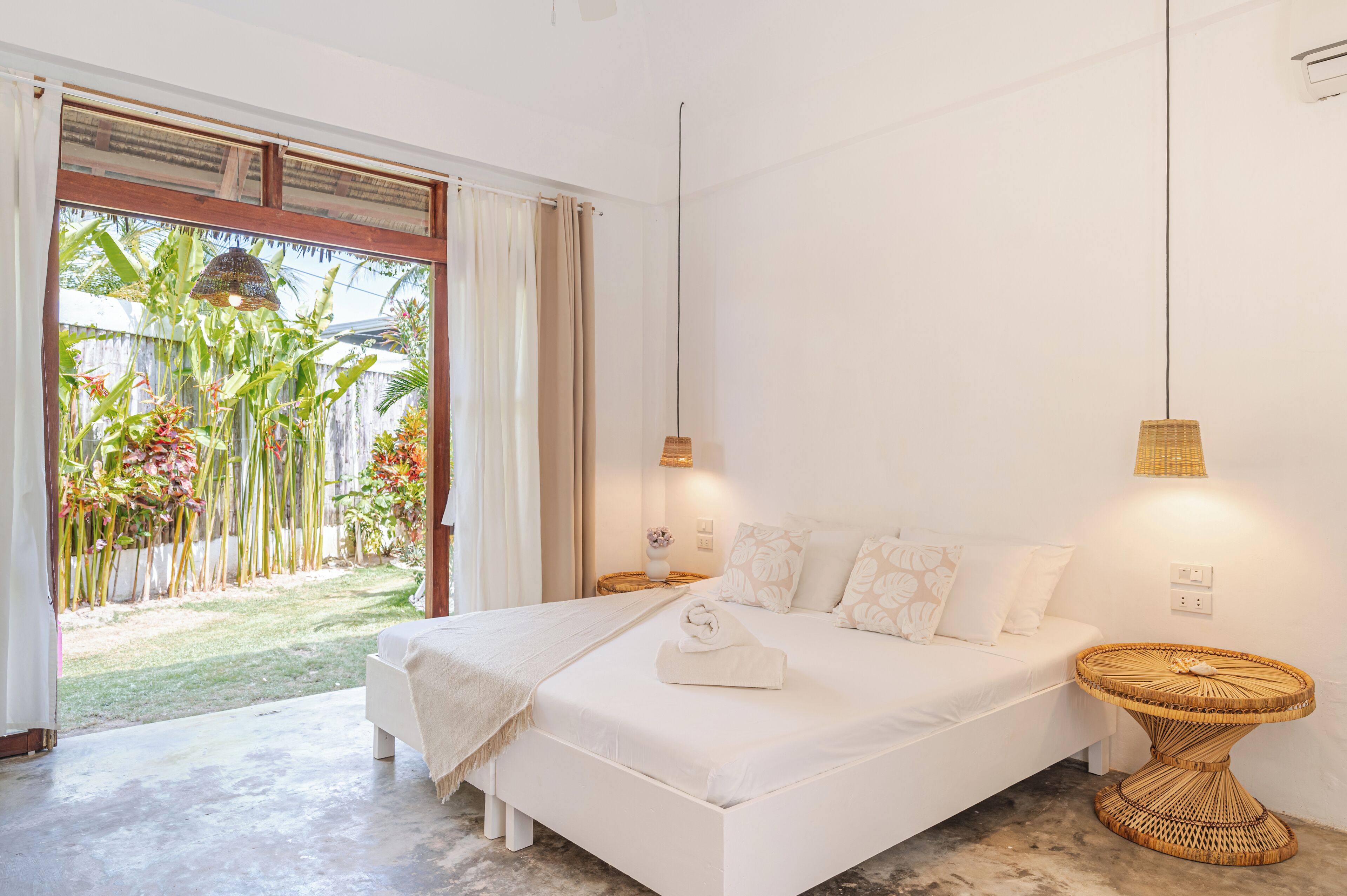 2 bedrooms, WiFi, bed sheets, wheelchair access