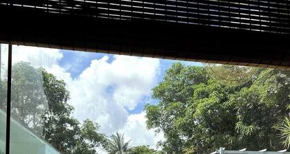 Spacious Tropical Miami 3BR Villa w/ Private Pool: Near Beach, Nightlife & Shops